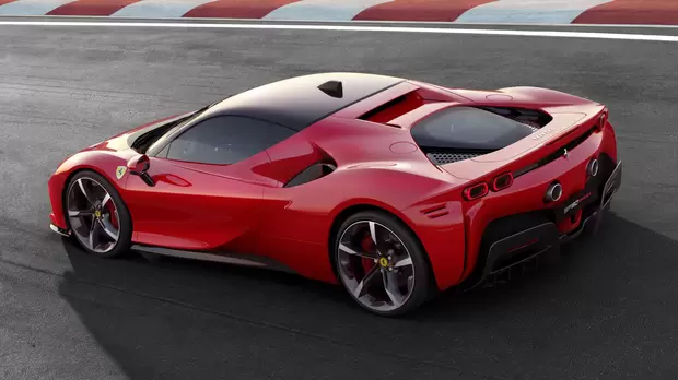 <p>FERRARI</p>
<p>Otomobil satış rakamı: 12</p>