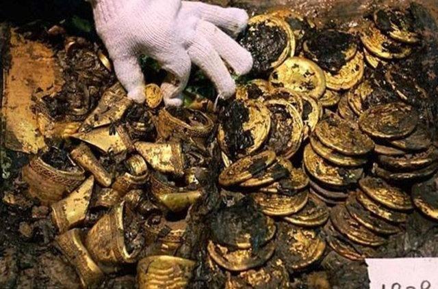 <p>HUN KRALINA AİT HAZİNE BULUNDU!<br />
Çinli arkeologlar 2.000 bin yıllık kral hazinesini buldu.</p>
