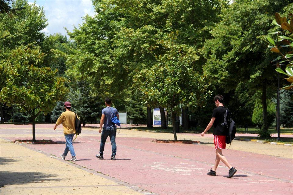 <p>Doğal güzelliğin yanında bir de sosyal ve spor imkanlarının da artmasını istiyoruz.</p>