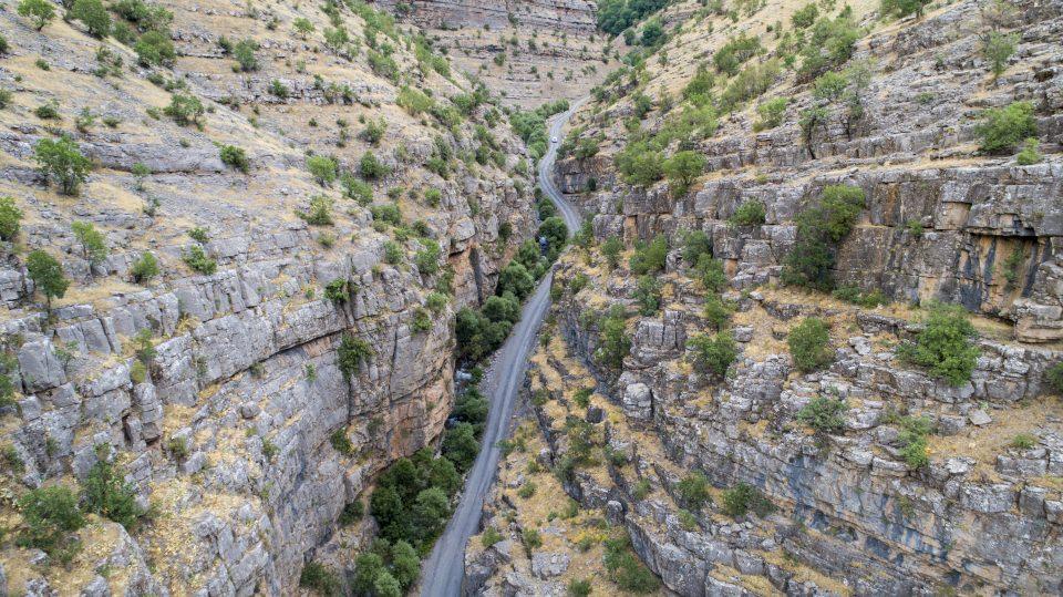 <p>Doğal güzelliklere sahip Beytüşşebap tarihi ve kültürel varlıkları, zengin mutfağı, misafirperverliğiyle de turizme kazandırılmayı bekliyor.</p>

<p> </p>
