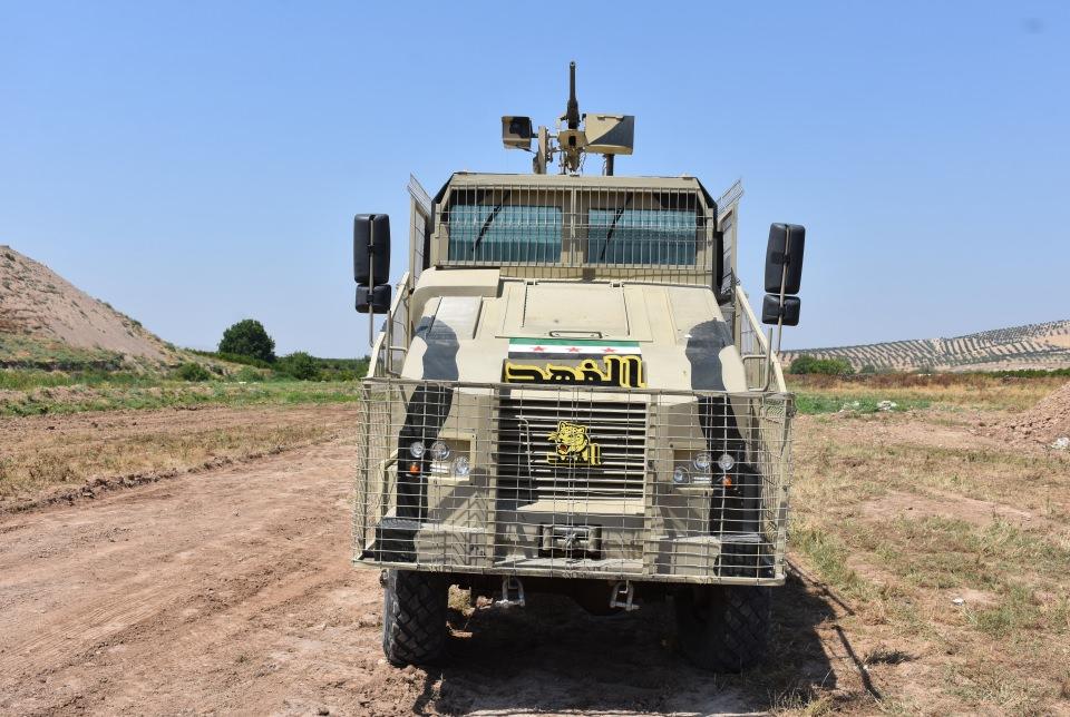 <p>Türk Silahlı Kuvvetlerinin (TSK) Fırat Kalkanı ve Zeytin Dalı gibi harekatlarında yer alan Özgür Suriye Ordusu (ÖSO) bileşenlerinden Hamza Tümeni, personel taşıyıcı zırhlı araç üretti.</p>
