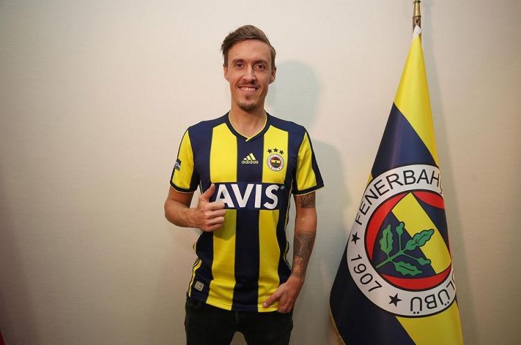 <p>Süper Lig'de 2019-2020 sezonu öncesi transfer bombaları peş peşe patlıyor. İşte resmen açıklanan son transferler...</p>

<p>Max Kruse - Fenerbahçe</p>
