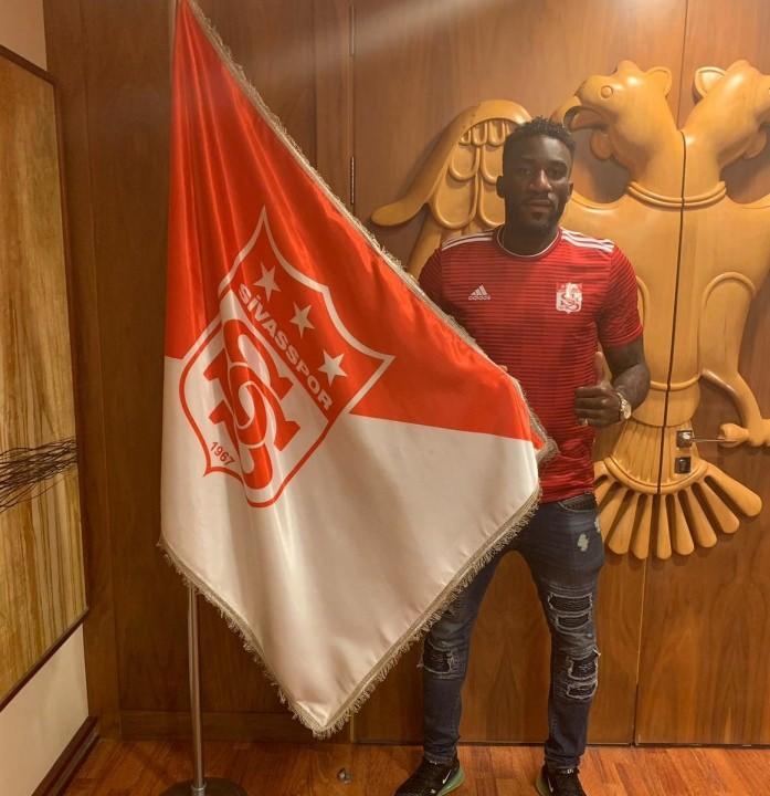 <p>Aaron Appindangoye - Demir Grup Sivasspor</p>