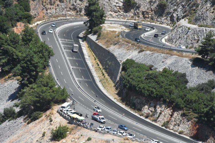 <p>Tosun, amaçlarının vatandaşların kaza yapmadan güvenli bir şekilde seyahatlerini sağlamak olduğunu dile getirdi.</p>
<p> </p>
