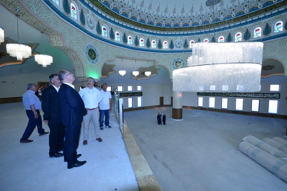 <p>Normal bir eser ortaya koymak değil, her açıdan farklı olacak, değer katacak ve yapıldığı zaman 'iyi ki bu eser yapılmış' denilecek eserler ortaya koymak en doğrusu.</p>