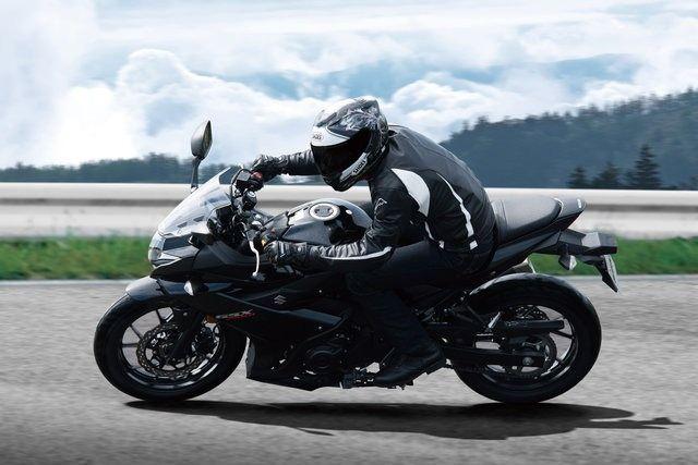 <p>SUZUKI</p>
<p>Temmuz ayında müşterilerine kampanya sunan markalardan biri olan Suzuki, motosikletlerini kampanyaya dahil etti.</p>
<p> </p>