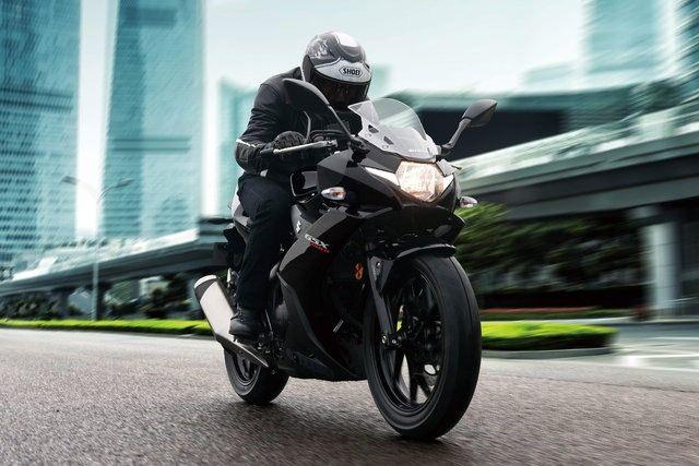 <p>Bu kapsamda, markanın GSX 250R modeli ile GSX-R 125 modelinde, anlaşmalı bankaların kredi kartlarına özel olarak 15 bin TL’ye kadar 9 ay vade farksız taksit seçeneği sunuluyor. </p>
<p> </p>