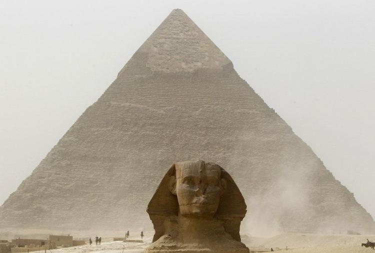 <p>Mısır'daki Keops Piramidi, diğer adıyla Büyük Giza Piramidi bir kez daha mercek altına alındı ve yapı ile ilgili yeni bir bilgiye ulaşıldı.</p>
