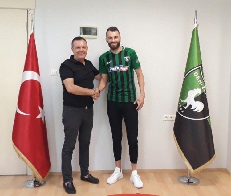 <p>Mustafa Yumlu - Denizlispor</p>
