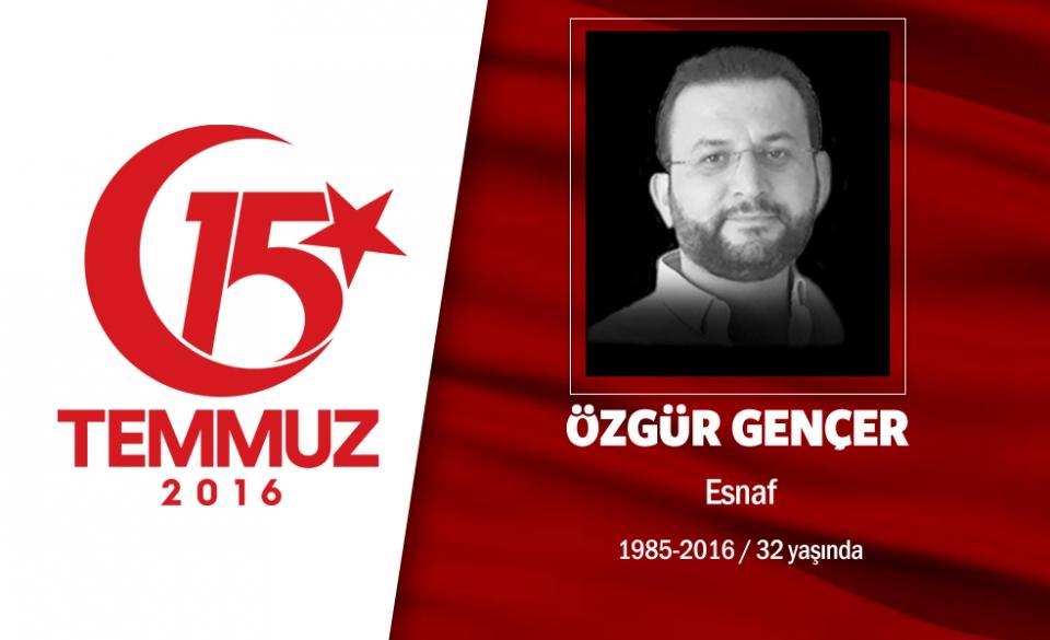 <p>31 yaşındaki Özgür Gençer, Ankara'da esnaflık yapıyordu. Evli ve iki çocuk babasıydı. 15 Temmuz gecesi Cumhurbaşkanı Erdoğan'ın "alanlara inin, darbecilere direnin" çağrısı sonrası sokağa çıktı. Darbe girişimi gecesi Cumhurbaşkanı Külliyesi'ne gitti, oradaki gençlere şehadetinden birkaç saat önce, “Milletin evini yedirmeyiz.” demişti. Sabah namazını kılmak için evine giden Özgür Gençer, namazdan sonra evde duramayarak tekrar Cumhurbaşkanlığı Külliyesi'ne gittiğinde hain darbecilerin saldırısı sonucu şehit düştü. Şehit Özgür Gençer,  Ankara Karşıyaka mezarlığındaki şehitliğe defnedildi.  </p>

<p> </p>
