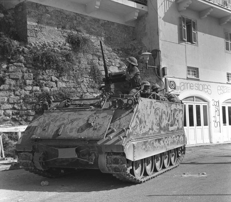 <p> 20 Temmuz 1974'de Kıbrıs Barış Harekatı'na katılan Türk Zırhlı Birlikleri Girne'de. </p>