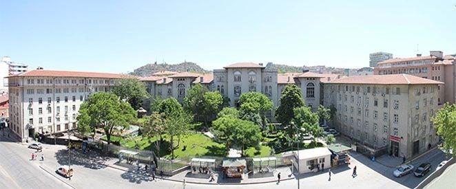 <p>2- Ankara Sosyal Bilimler Üniversitesi</p>

<p>Ankara Sosyal Bilimler Üniversitesi hazırlık dahil 5 yıl süre ile 9 ay burs imkanı sağlıyor. Üniversitenin burs imkanlarından faydalanabilmek Ankara Sosyal Bilimler Üniversitesi’ni ilk 5 tercihe yazmanız gerekiyor. İşte Ankara Sosyal Bilimler Üniversitesi burs imkanları;</p>

<p>- SAY, EA ve Sözel puan türünde 1-1000, DİL puan türünde1-200arasında bulunan öğrenciler için aylık 1250 TL,</p>

<p>- SAY, EA ve Sözel puan türünde 1001-3000, DİL puan türünde201-500 arasında bulunan öğrenciler için aylık 1000 TL,</p>

<p>- SAY, EA ve Sözel puan türünde 3001-5000, DİL puan türünde 501-1000arasında bulunan öğrenciler için aylık 800 TL başarı bursu veriliyor.</p>
