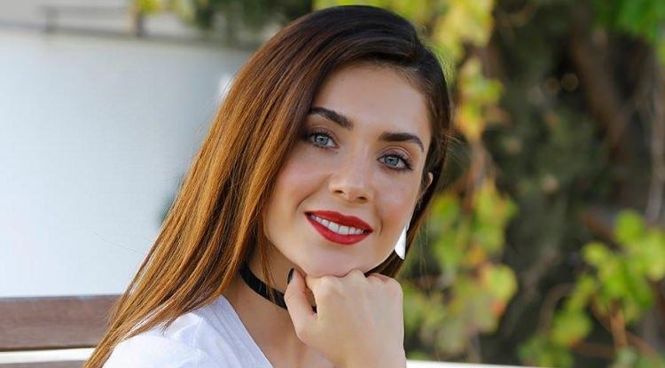 <p><strong>2012-2014</strong> Benim İçin Üzülme Buke Başrol oyuncusu</p>
<p><strong>2013 </strong>El Cin</p>
<p><strong>2015-2016 </strong>Fabrika Kızı Aylin Başrol oyuncusu</p>
<p><strong>2016</strong> Seni Seven Ölsün Ilgaz Sinema Filmi</p>
<p><strong>2016</strong> Güzel İkili Sinema Filmi</p>