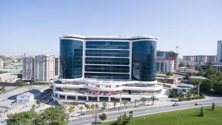 <p>23- İstanbul İstinye Üniversitesi</p>

<p>İstanbul İstinye Üniversitesi, Türkiye sıralamasında dereceye giren öğrencilere 1000 ila 3000 TL arasında burs imkanı sağlıyor.</p>
