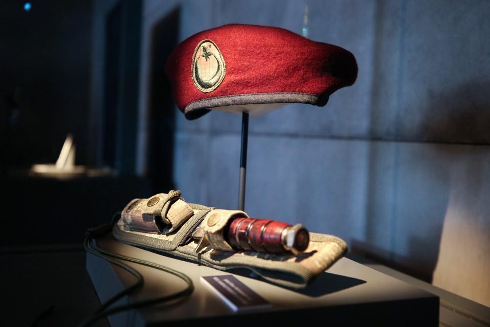 <p>Hafıza 15 Temmuz'da şehitlerin fotoğraflarına ve biyografilerine, darbeler ve sömürgecilik tarihine dair bilgilere dokunmatik ekranlardan ulaşılabiliyor. Şehadet Şuuru Salonu'nda 15 Temmuz'a dair 3 boyutlu videolar izlenebiliyor.</p>
<p> </p>