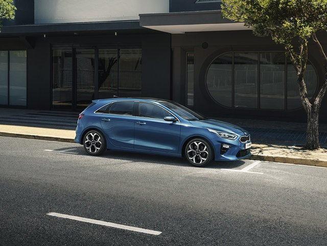 <p>Markanın üçüncü nesliyle yollarda olan Ceed modeli, benzinli ve otomatik şanzımana sahip paketinde hurda teşvikiyle birlikte toplamda 24 bin 500TL indirim sunuyor.</p>
<p> </p>