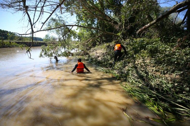 <p>Jandarma Genel Komutanlığı Sualtı Arama Kurtarma (SAK) timleri, sabahın erken saatlerinde botlarla Melen &Ccedil;ayı'na iniyor.&nbsp;</p>

<p>&nbsp;</p>
