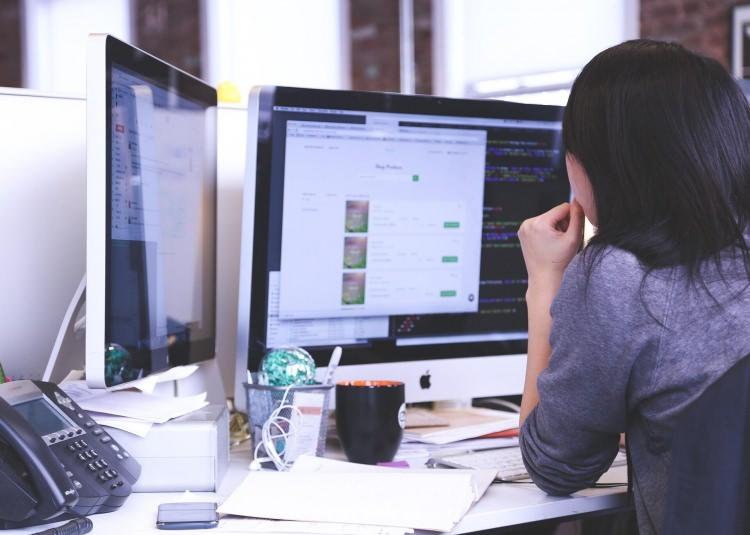 <p>Thebalancecareers adlı internet sitesi, en az stresle çalışabileceğiniz en yüksek ücret alabileceğiniz meslekleri sıraladı.</p>
<p>İşte Thebalancecareers'in hazırladığı o liste...</p>