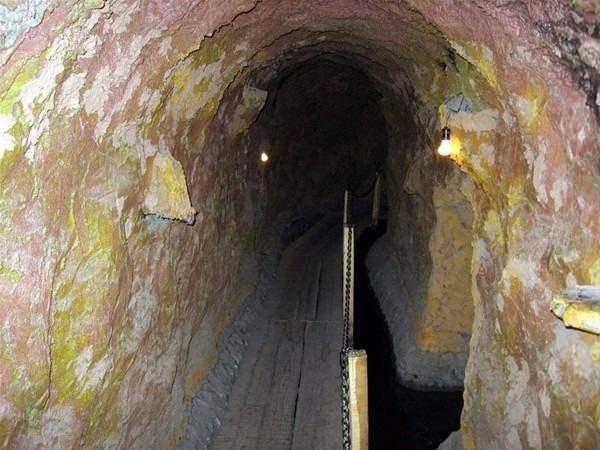 <p>Deniz seviyesinin altında olan Turfan vilayetinin merkezi olan Turfan şehri, su kaynakları bulunmayan ve iklimi son derece kurak bir bölgede bulunuyor.</p>