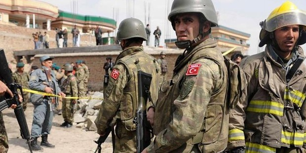<p>Afganistan’daki NATO misyonunda önemli görevler YAKLAŞIK 570 PERSONEL</p>

<p> </p>
