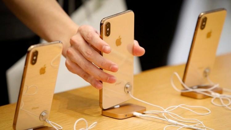 <p>iOS 13 için test aşamasında olan özellik iPhone kullanıcılarının tek cihazdan iki adet farklı Bluetooth kulaklığa medya ses aktarımı yapılabilmesine olanak tanıyor.</p>
