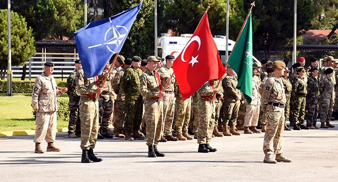 <p>NATO Kara Komutanlığı (LANDCOM) KARARGAHINA İzmir’de ev sahipliği.</p>
