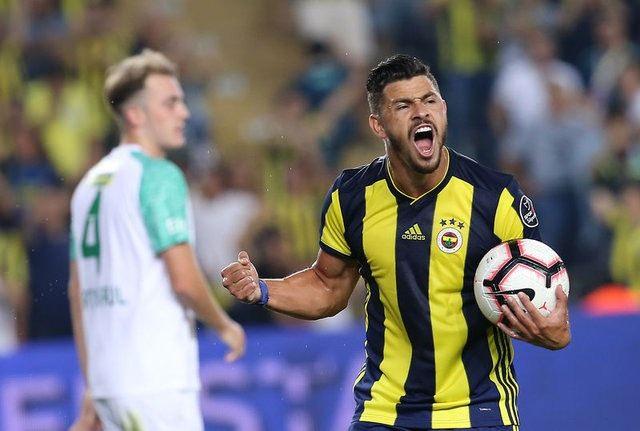 <p>16 - Giuliano - Fenerbahçe > Al-Nasr Riyad - 10,50 milyon euro</p>

<p> </p>
