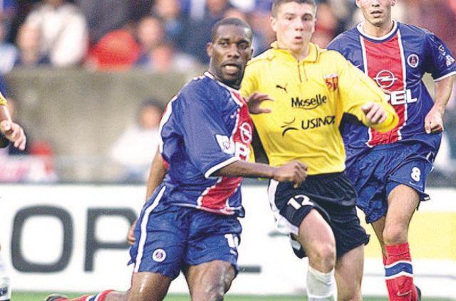 <p>12 - Jay-Jay Okocha - Fenerbahçe > PSG - 12.4 milyon euro</p>
