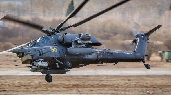 <p>Mİ-28N HELİKOPTERİ</p>
<p> </p>
<p>Tank avcısı olarak kabul edilen ölüm makinesinin solunda sekiz adet Ataka tank karşıtı güdümlü füze bulunuyor. Bir füze, 16 kilo TNT'ye denk geliyor. Helikopterin sağında ise, her biri 20 adet S-8 roketi fırlatabilen 2B-8 roket pedalı mevcut.</p>
<p> </p>