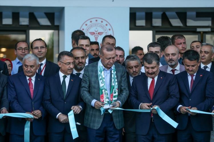 <p>Türkiye Cumhurbaşkanı Recep Tayyip Erdoğan, Bursa Şehir Hastanesi ve İstanbul-İzmir Otoyolu ortak açılış törenine katıldı. </p>

<p> </p>
