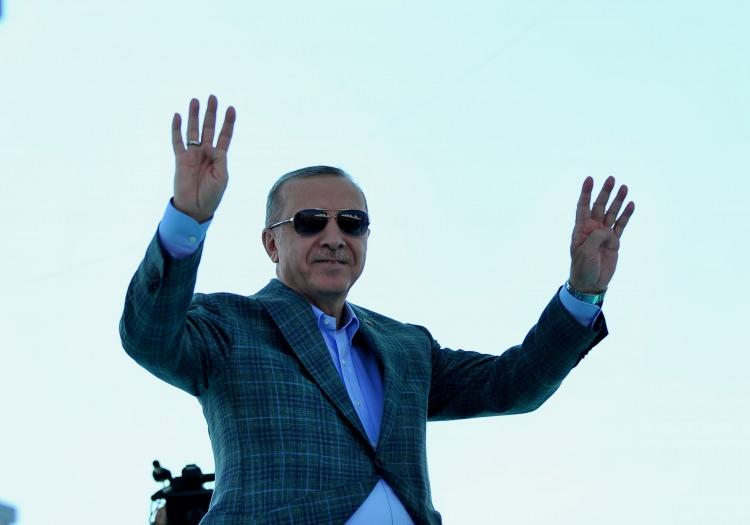 <p>Cumhurbaşkanı Recep Tayyip Erdoğan, Bursa Şehir Hastanesi ve İstanbul- İzmir Otoyolu ortak açılış töreni için Bursa'ya geldi. </p>
