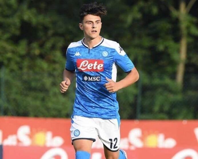 <p>Eljif Elmas (Makedonya, 19 – Napoli)</p>
<p> </p>
