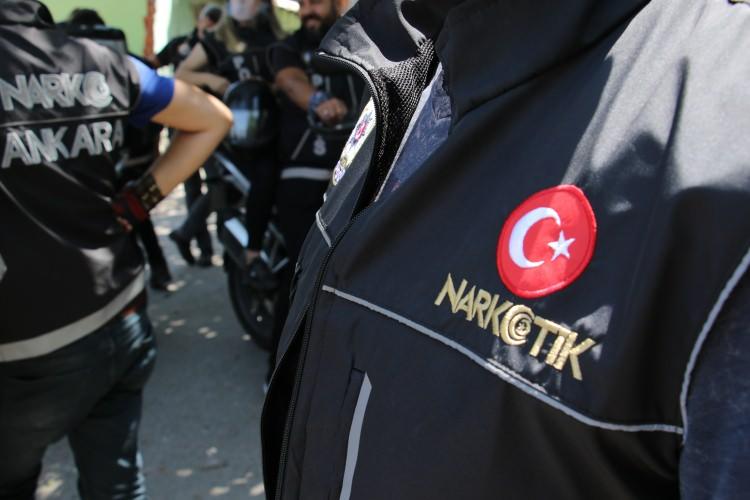 <p><strong>Kale Operasyonu “Hayaletler” sahadaydı </strong><br />
<br />
Geçtiğimiz aylarda da Ankara Narkotik Suçlarla Mücadele Şube Müdürlüğünün gerçekleştirildiği hava destekli Kale Operasyonunda da narkotiğin hayalet motorize ekipleri görev aldı. </p>