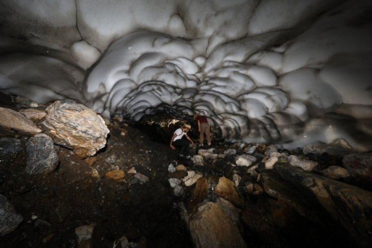 <p>Fotoğrafçılardan Tarhan İrtem, gördükleri manzaranın yolculukları sırasında yaşadıkları tüm zorlukları unutturduğunu belirtti.</p>
