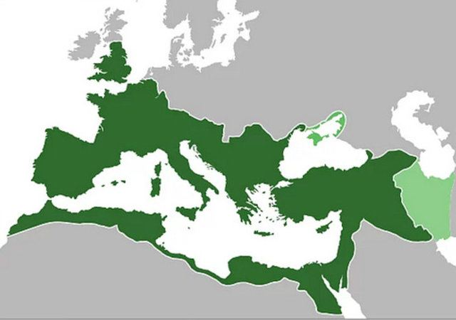 <p>Milattan önce 27 yılında kurulan Roma İmparatorluğu döneminin Avrupa'daki süper gücüydü. Ülkenin çeşitli sebeplerden Doğu-Batı Roma olarak bölünmesiyle gücünü kaybetmiştir.Kuruluşundan ikiye ayrılışına kadar süper güç kalmıştır.</p>
<p> </p>