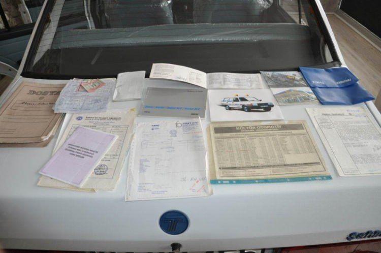 <p>Otomobil'i 27 bin liraya satışa çıkardığında aynı gün 25 bin lira teklif geldini ifade Fatih Yunus Güzel, “1994 model beyaz Şahin otomobil buji kablosundan hava filitresine, lastiklerinden tüm plastik aksamına kadar tamamı orijinal. Aracın koltuklarındaki naylonu bile fabrika çıkışlı. Ben bu arabayı İstanbul Beşiktaş’tan aldım.</p>
<p> </p>