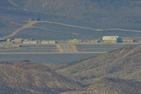 <p>Yetkililer varlığını kabul etmeyince üzerine atılan iddialar da epey çok oldu. Soğuk savaş yıllarında gizli operasyonların yürütüldüğü 51. Bölge, uzun süre boyunca çılgınların, komplo teorisyenlerinin ve aşırı meraklıların ilgi odağı oldu.</p>
<p> </p>