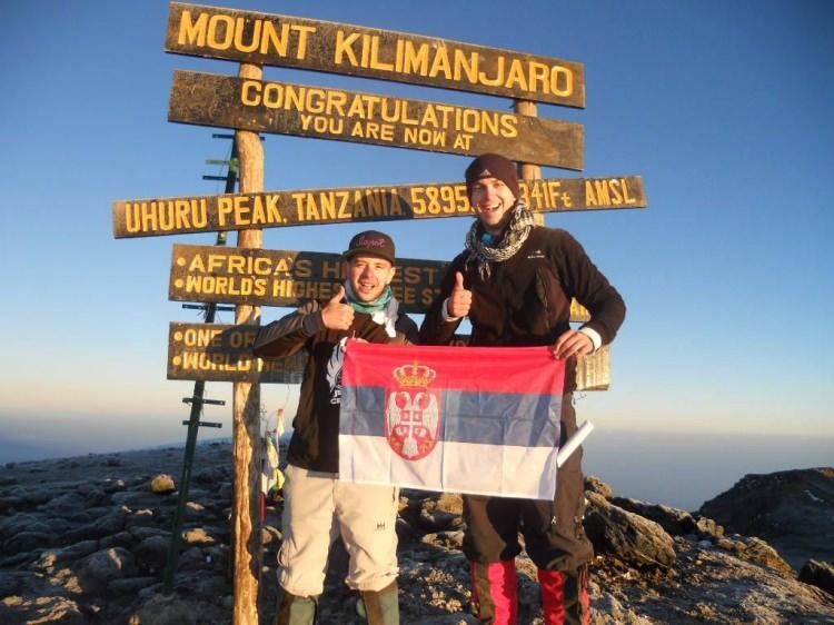 <p>Kilimanjaro Dağı'na tırmanmak, kaşif Steve Backshal tarafından yürütülen araştırmada, bir numaralı macera aktivitesi seçildi. 2. sırada ise az bir farkla Machu Picchu'da trekking yapmak geliyor. </p>
