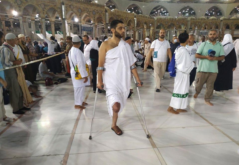 <p>Naci, evliliğe de ayağını kaybettikten sonra adım attığını belirterek, "Ayağım kesildikten sonra evlendim ve bugün de tüm Müslümanlar gibi ben de Mescid-i Haram'daki Kabe'nin etrafında tavafımı yapıyorum." ifadelerini kullandı. </p>

<p> </p>
