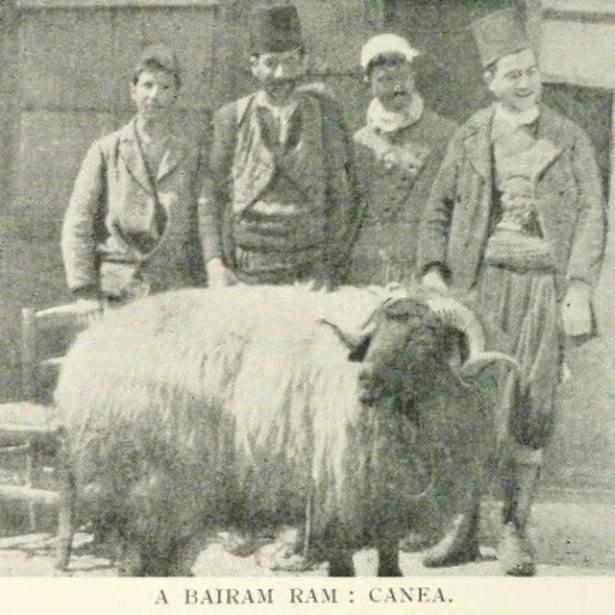 <p>BAYRAMLARDA ÇOCUK OLMAK<br />
Mustafa Armağan, bayramlarda zengin konaklarında çocuklara harçlığın yanında mendil verilmediğini ifade ederek, şöyle devam etti:</p>
<p> </p>