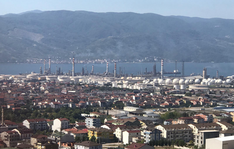 <p>Kocaeli'nin Körfez ilçesindeki TÜPRAŞ İzmit Rafinerisi'ndeki yangın ve bölgenin yeni hali.</p>