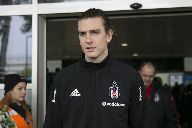 <p>Atınç Nukan</p>
