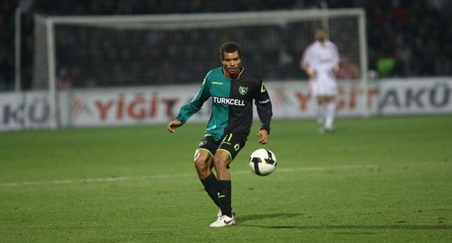 <p>En erken gol: ESKİŞEHİRSPOR-DENİZLİSPOR (DARRYL BEVON ROBERTS 2008-2009)</p>

<p>12. Saniye</p>
