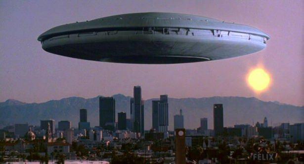 <p>CIA'den UFO İtirafı</p>

<p> </p>

<p>CIA, 1950 ve 60'lı yıllarda ABD'de tavan yapan UFO gözlemlerinin arkasında 'gizli uçak denemelerinin yer aldığını' açıkladı. CIA, Soğuk Savaş yıllarında ihbar edilen gözlemlerin 'en az yarısından sorumlu olduklarını' belirtti.</p>
