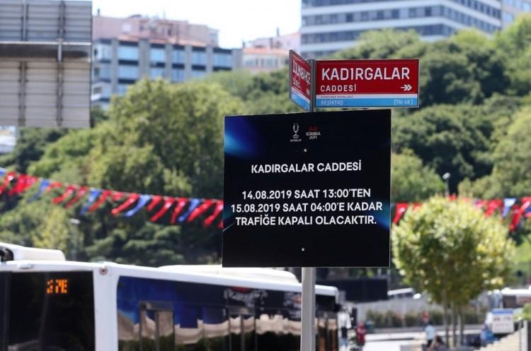 <p>UEFA Süper Kupa mücadelesinde Chelsea takımı dün İstanbul'a bu gece saatlerinde İstanbul'a varırken, rakip takım Liverpool'un da saat 17.00 civarında İstanbul'a varması bekleniyor.</p>
