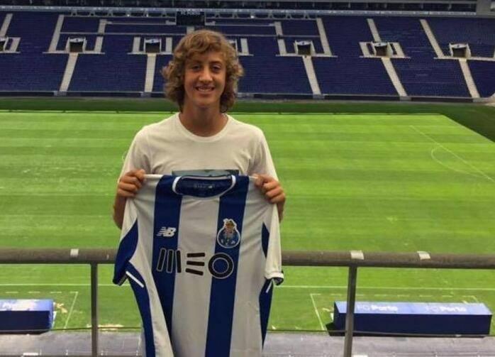 <p>Fábio Silva (Portekiz, 17 – Porto)</p>
<p> </p>