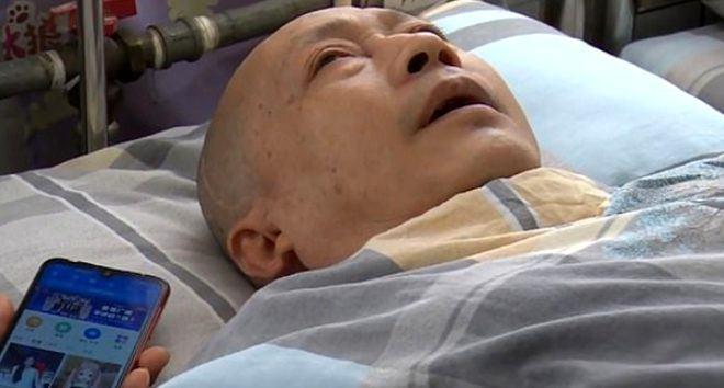 <p>6 yıldır komada olan Çinli Li Zhihua, 6 yıldır komadaydı. Karısının özverili bakımı sayesinde uyanan Çinli adamın ilk sözü duyanları ağlattı.</p>

