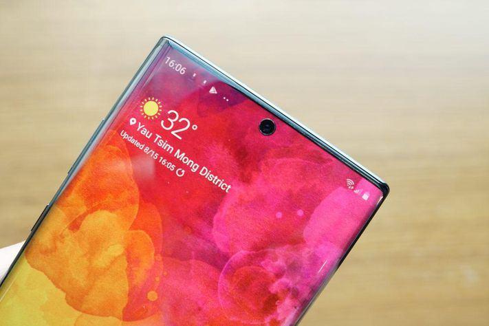 <p>Note 10 9 bin 899 TL’den Note 10 Plus ise 11 bin 399 TL’den satışa sunuldu. 2017’de çıkan Galaxy Note 8’in 4 bin 999 TL’den 2018’de piyasaya sürülen Galaxy Note 9’un 6 bin 499 TL ile raflardaki yerini aldığını göz önünde bulundurduğumuzda cihazların artan fiyatları hayli dikkat çekici. </p>

<p> </p>
