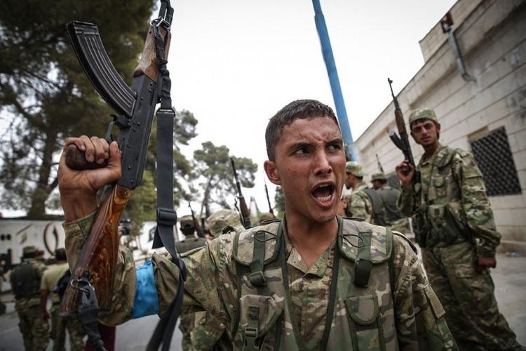 <p>Suriye'nin Türkiye sınırında DAEŞ kontrolündeki Cerablus ilçe merkezi Özgür Suriye Ordusu'nun kontrolüne geçti. (25.08.2016)</p>