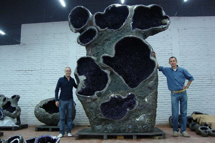 <p>Dev bir ametist Geoid.</p>
